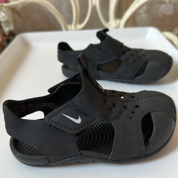 NIKE Toddler Sandals - Picture 2 of 9